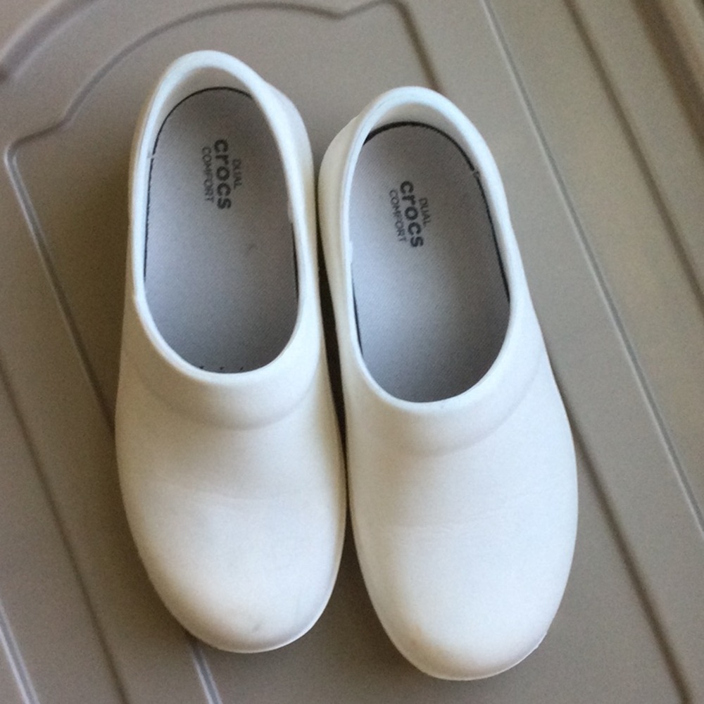 *Crocs* white dual comfort work shoes